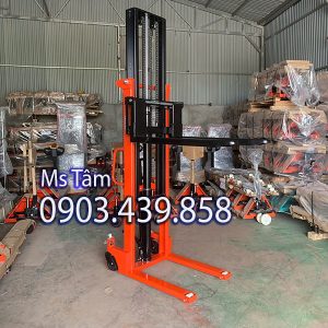 xe nâng tau cao 2 Tấn 3M